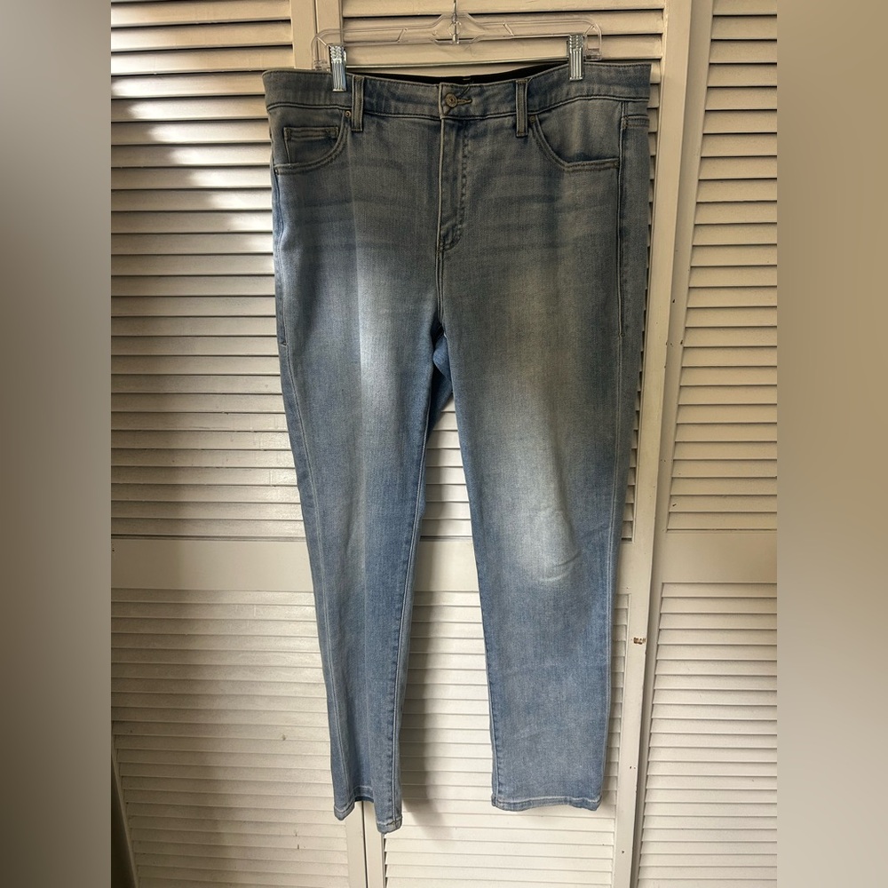 Lula Roe Light Wash Women's Jeans Size 34